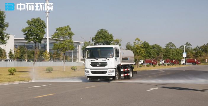 道路灑水車不同時期灑水作用不同